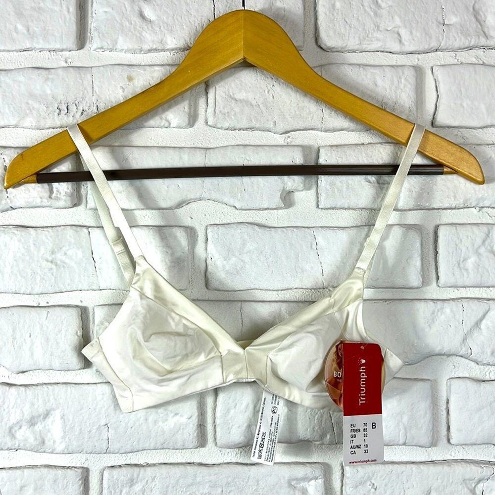NWT Triumph bra size 32B